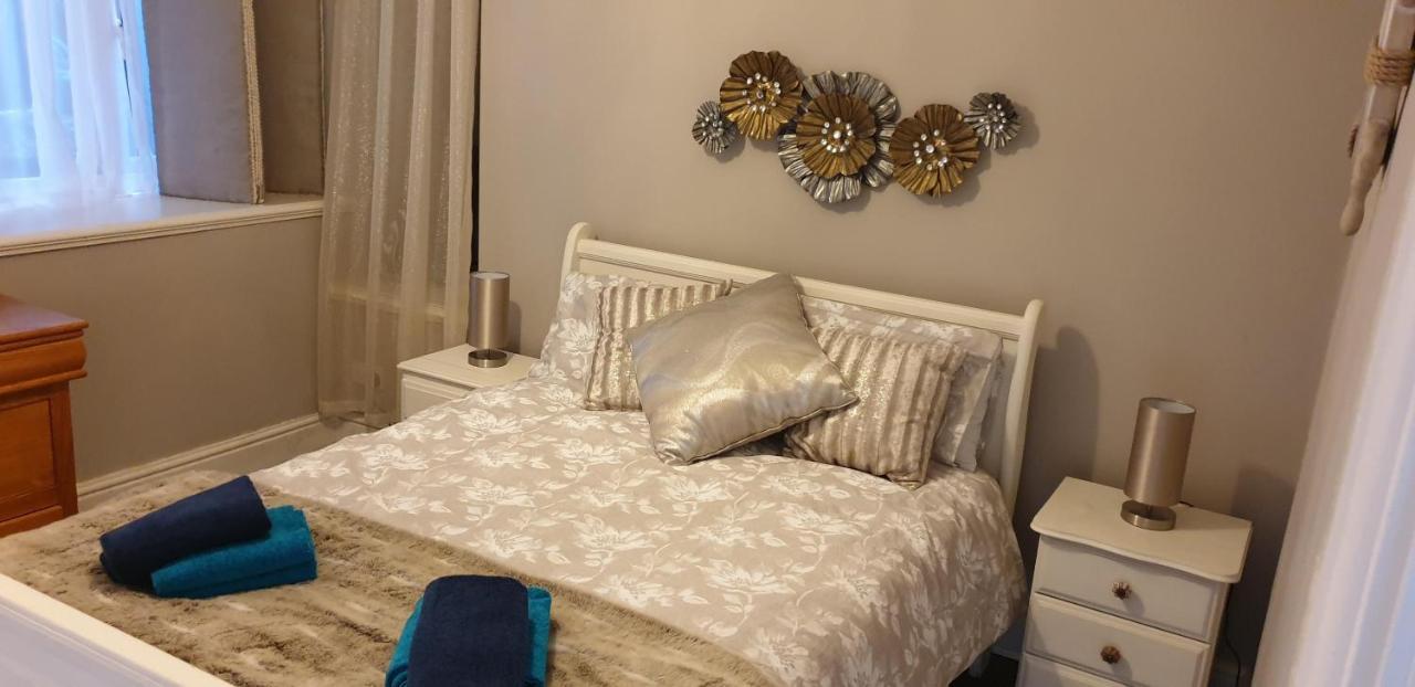 Seaview Paradise 1-Bed Apartment Бармут Екстериор снимка